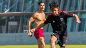 Cristiano Ronaldo treina com o filho e não esconde o orgulho: «Presente e futuro»