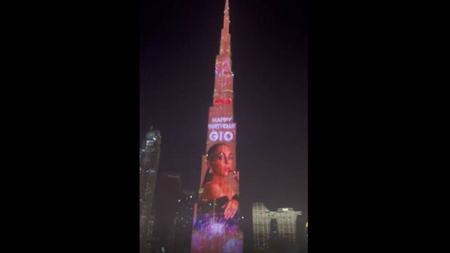 Modelo celebra o seu 28.º aniversário