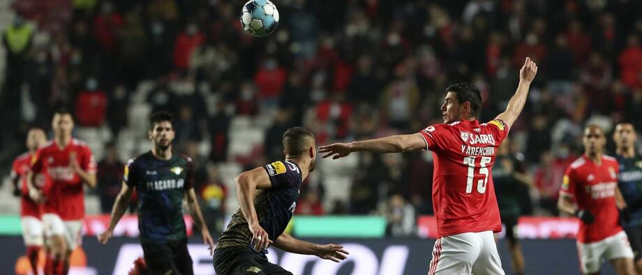 Sá Pinto defendeu a equipa e os números dão-lhe razão: tempo útil com o Benfica foi de 63%