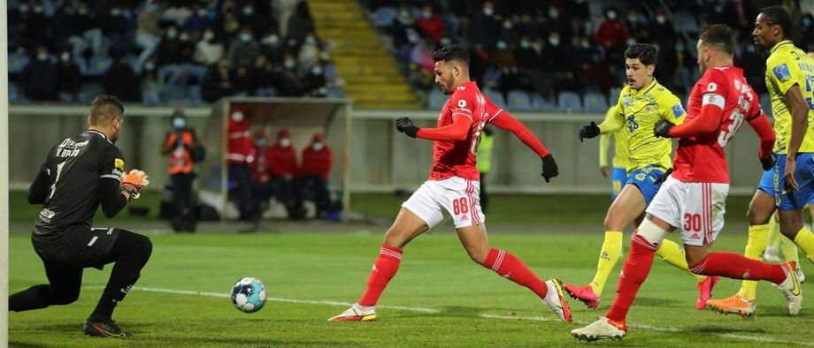 A crónica do Arouca-Benfica, 0-2: Águia com dores de andamento