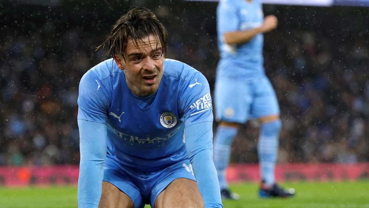 Bêbado, jogador do Manchester City é barrado em bar 