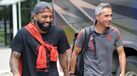 Gabigol e Paulo Sousa à chegada a Cuiabá 