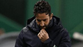 «Faz falta um central mais rápido»: notáveis do Sporting 'pediam' reforço da defesa