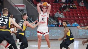 Benfica luta na Polónia