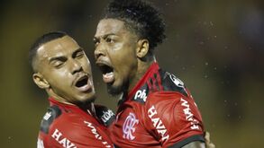 Flamengo ganha na estreia de Paulo Sousa no banco 