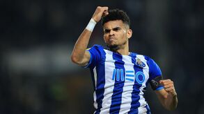 Tsimikas ansioso para jogar com Luis Díaz: «É um jogador incrível»