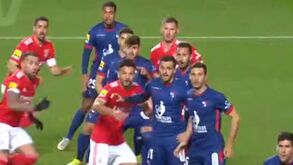 Polémica na Luz: Otamendi celebrou na Luz, mas lance foi anulado