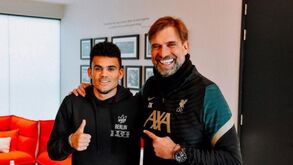 Luis Díaz explica por que escolheu o Liverpool e como os jogos na Champions foram decisivos