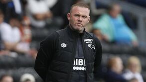 Rooney lembra jogo com o Chelsea: «Calcei umas chuteiras maiores porque queria lesionar alguém»