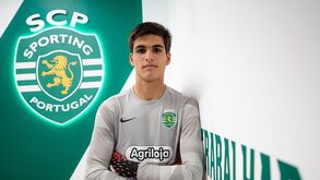 Salvador Gomes assina contrato profissional com o Sporting