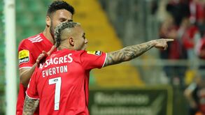 Everton tabelou com Grimaldo e colocou o Benfica a vencer em Tondela