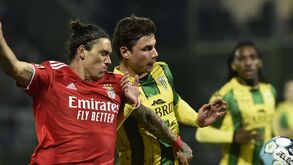 Darwin aumentou a vantagem do Benfica em Tondela com este remate fantástico