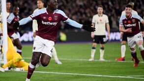 Aqui há gato: Mulher de Kurt Zouma lidera associação de proteção de... felinos