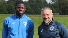 Yoan Zouma 'arrastado' pelo irmão: Do Dag & Red aos tablóides pelos piores motivos