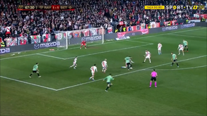 Ao estilo dos melhores avançados: o golaço de William Carvalho pelo Betis