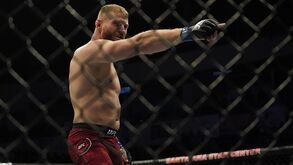 Campeão do UFC 'avisa' Zouma: «Se és tão forte, tenta pontapear-me a mim!»