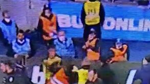 Quem são os 'coletes laranja' que surgem nas imagens das novas agressões a jogadores do Sporting?