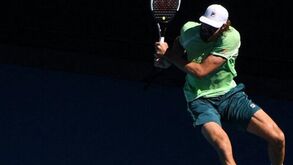 Opeka bate Isner por 24-22 no 'tie-break' mais longo no ATP Tour