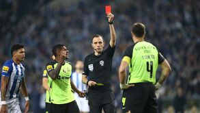 Miguel Braga critica arbitragem do FC Porto-Sporting e atira: «Nem com dez nos ganharam»