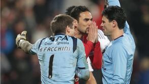 Carreira de Bruno Paixão andou sempre sob fogo: árbitro foi protagonista em vários jogos