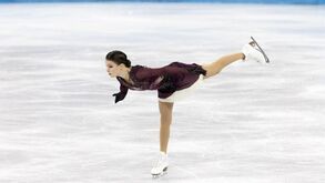 Pequim'2022: Anna Shcherbakova conquista ouro na patinagem