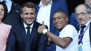 Presidente de França intercedeu pela continuidade de Mbappé no PSG perante o assédio do Real