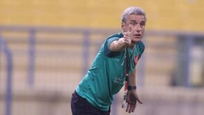 Corinthians fez uma proposta por Luís Castro, avançam brasileiros