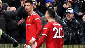 O hábito que Diogo Dalot ganhou graças a Cristiano Ronaldo: «Ele é que me arrastou...»