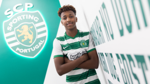 Alexandre Brito assinou contrato profissional com o Sporting