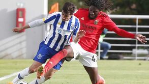 Fisioterapeuta do FC Porto B suspenso por tentativa de agressão a Nélson Veríssimo