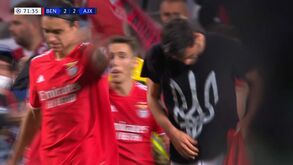 O golo de Yaremchuk que deu o empate ao Benfica diante do Ajax: veja o lance
