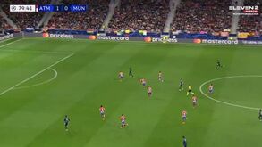 O passe de Bruno Fernandes para Elanga fazer o empate no At. Madrid-Man. United