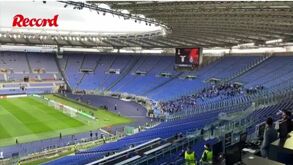 Adeptos do FC Porto já se encontram no interior do estádio Olímpico de Roma