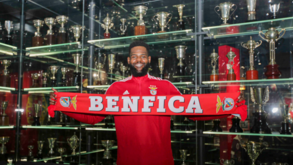 Benfica reforça-se com poste norte-americano
