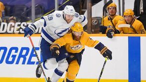 Nashville Predators-Tampa Bay Lightning: duelo da NHL
