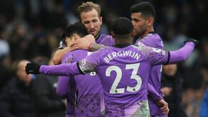 Tottenham regressa às vitórias com goleada frente ao Leeds