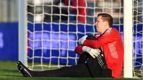 Szczesny: «Recuso-me a estar num relvado, vestir as cores do meu país e ouvir o hino da Rússia»