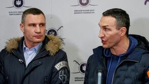Irmãos Klitschko na lista negra dos russos: Vitali e Wladimir estão entre os 23 que Putin quer 'eliminar'