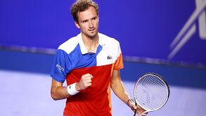 Daniil Medvedev vive misto de emoções