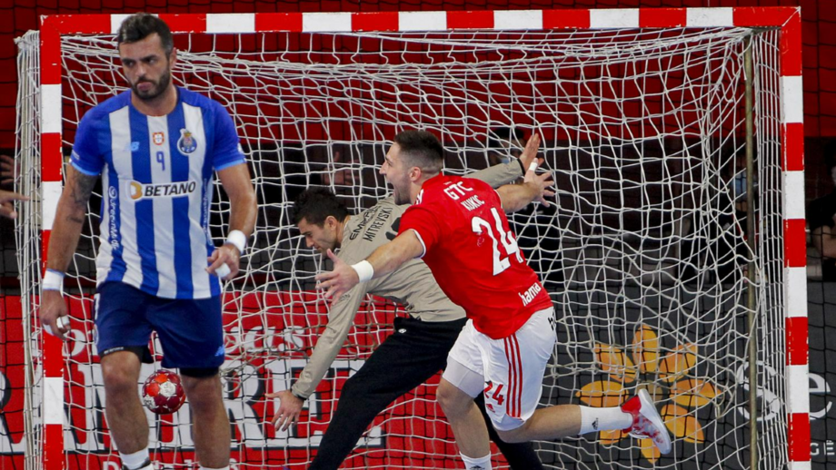 Benfica de gala pára recorde portista