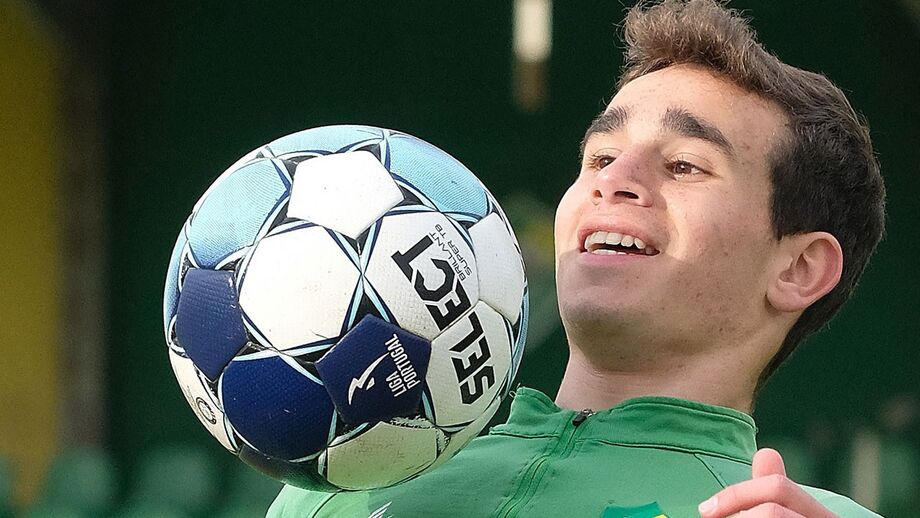 Médio treina com a equipa principal desde a pré-temporada