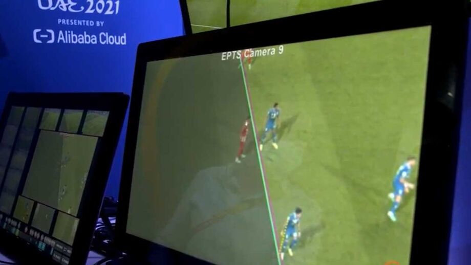 Imagens que ajudam a perceber os mecanismos utilizados para a prática do possível futuro recurso da arbitragem no futebol