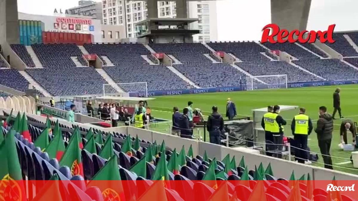 À conversa sobre o relvado do Estádio do Dragão - Portal de