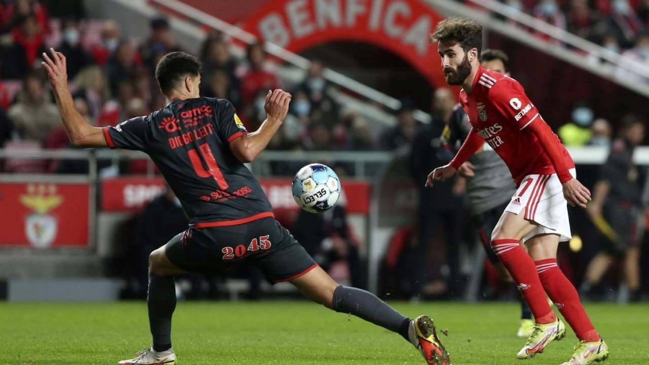 Sp. Braga-Benfica: águias Tentam Não Perder De Vez O Comboio Da ...