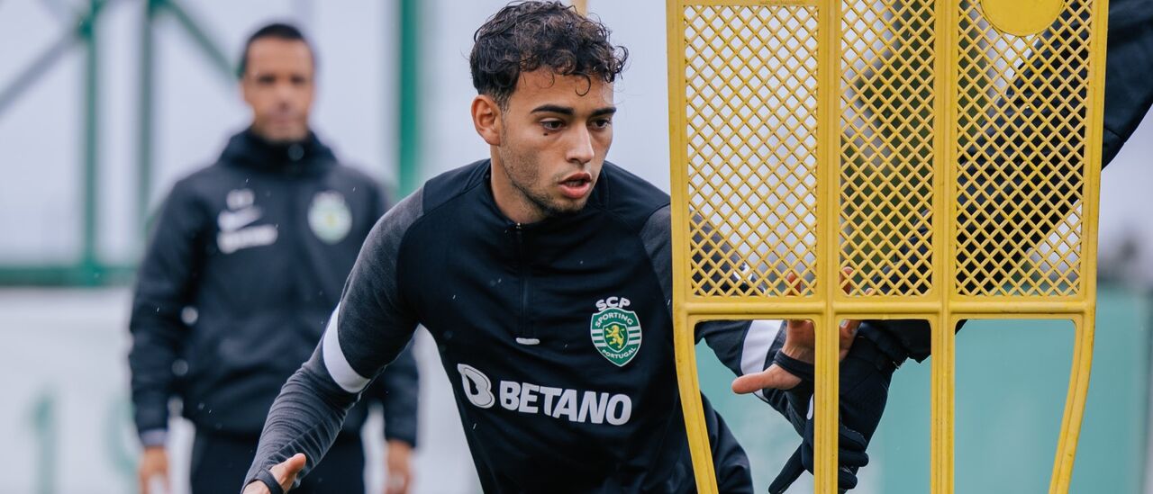 Lucas Dias, avançado de 19 anos, em ação no apronto desta quarta-feira 