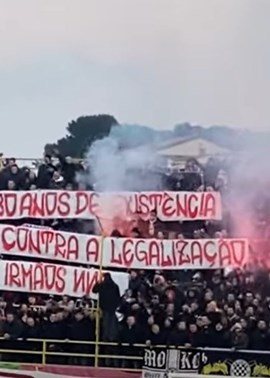 Benfica multado por pirotecnia e por felicitações a uma claque do Hajduk  Split