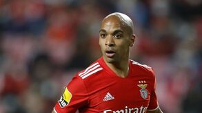 João Mário volta ao onze do Benfica