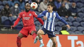 Otávio vê amarelo e falha jogo do FC Porto em Lyon