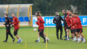 Primeiro treino da Turquia em Portugal com ausência de ex-Sporting e Serdar Aziz