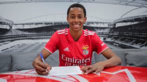 Kevin Pinto rubrica contrato: «Um jogador à Benfica tem de ter espírito vencedor»